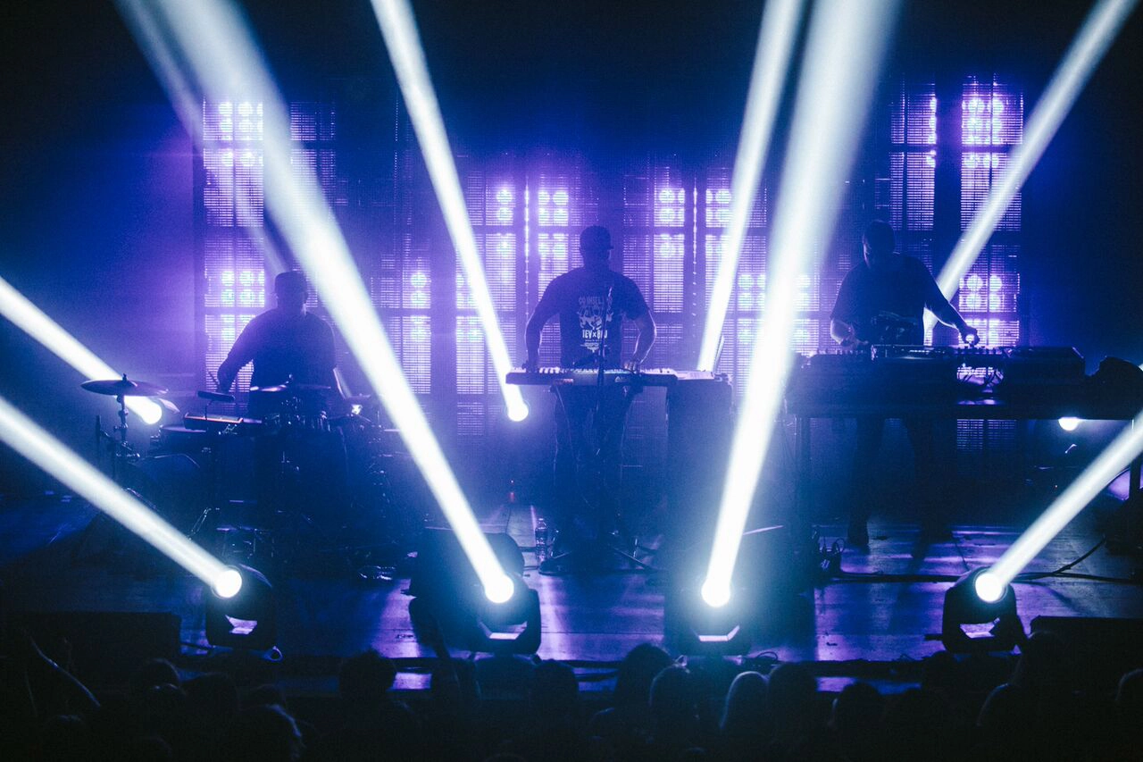 Keys N Krates Tour 2016 featuring blow-through LED backdrop