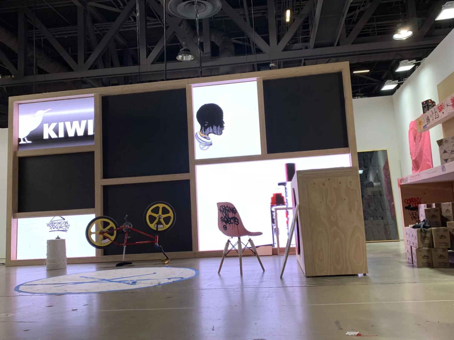 Image LED Display at Tradeshow booth for Kiwi